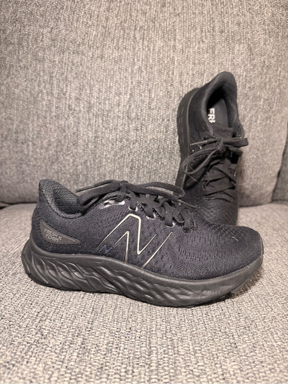 New Balance Womens Fresh Foam X EVOZ V3 sneakers running shoes black size 5.5B